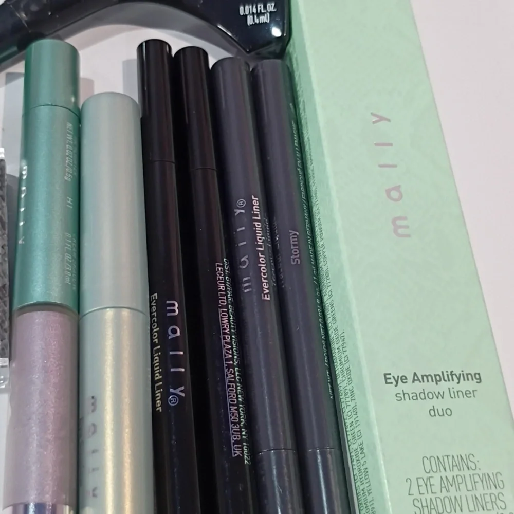 Mally Beauty‎ Eye Makeup Bundle | Eyeliner & Shadow Set